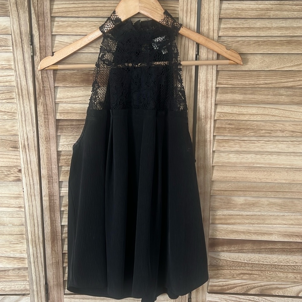 AG sleeveless top size small